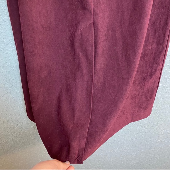 VAN HUESEN MAROON NTW SKIRT {14} - Picture 5 of 6